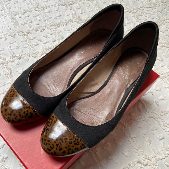 Donald Pliner Julie black crepe elastic with tortoise shell wedge heel size 9.5 - Picture 3 of 8